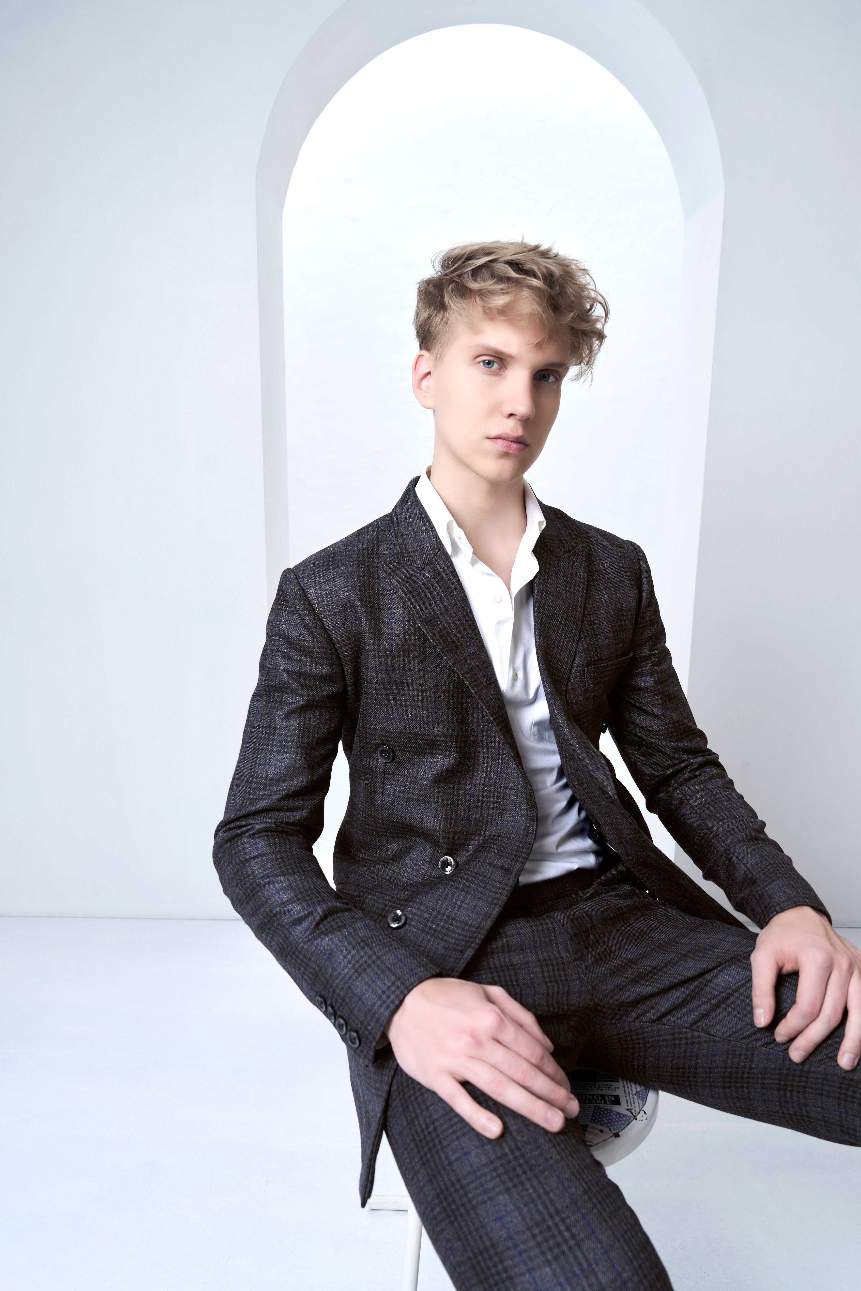 Cinerro-Shark Gray Plaid Tweed Double Breasted Suit