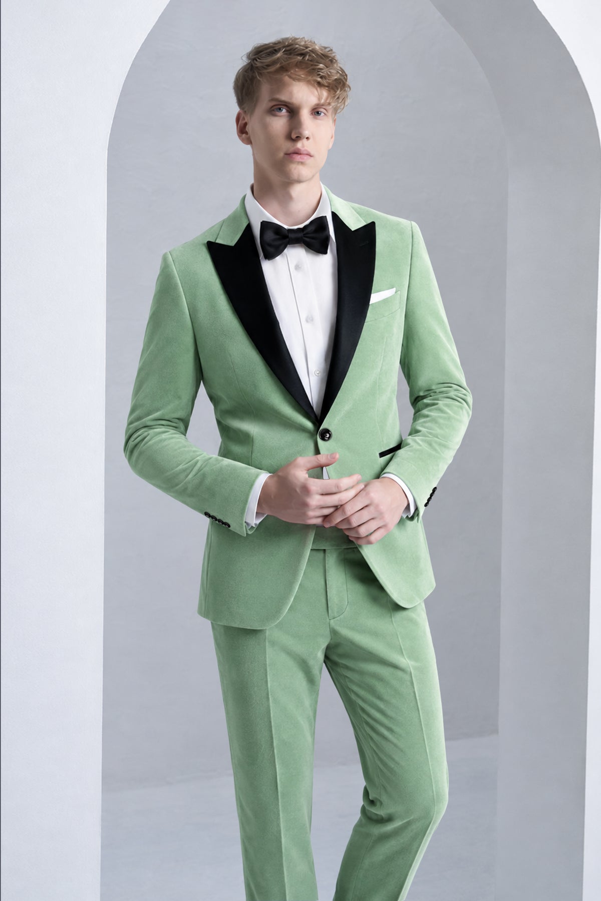 Nocturne-Amulet Green Velvet Peak Lapel Tuxedo Suit