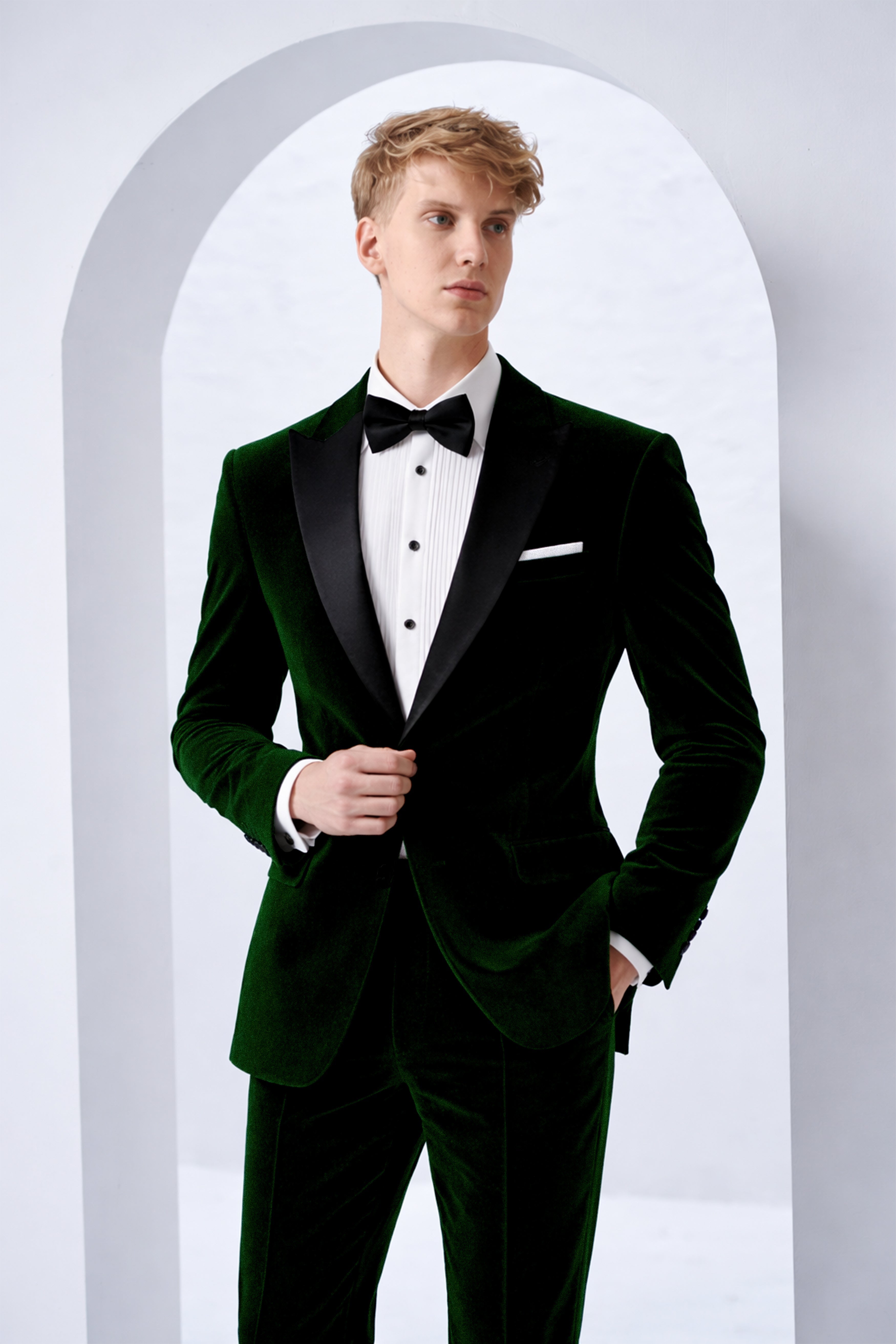 Emerald-Sacramento Green Velvet Peak Lapel Tuxedo Blazer