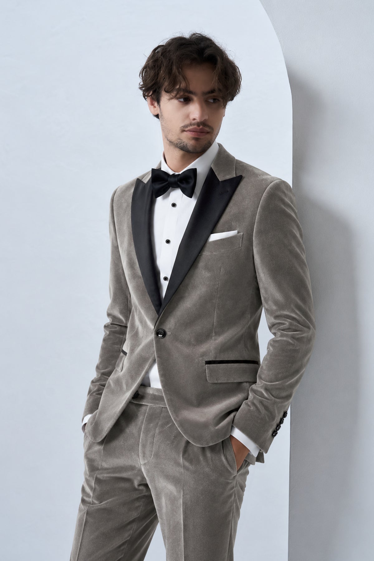 Noir-Chicago Gray Velvet Peak Lapel Tuxedo Blazer