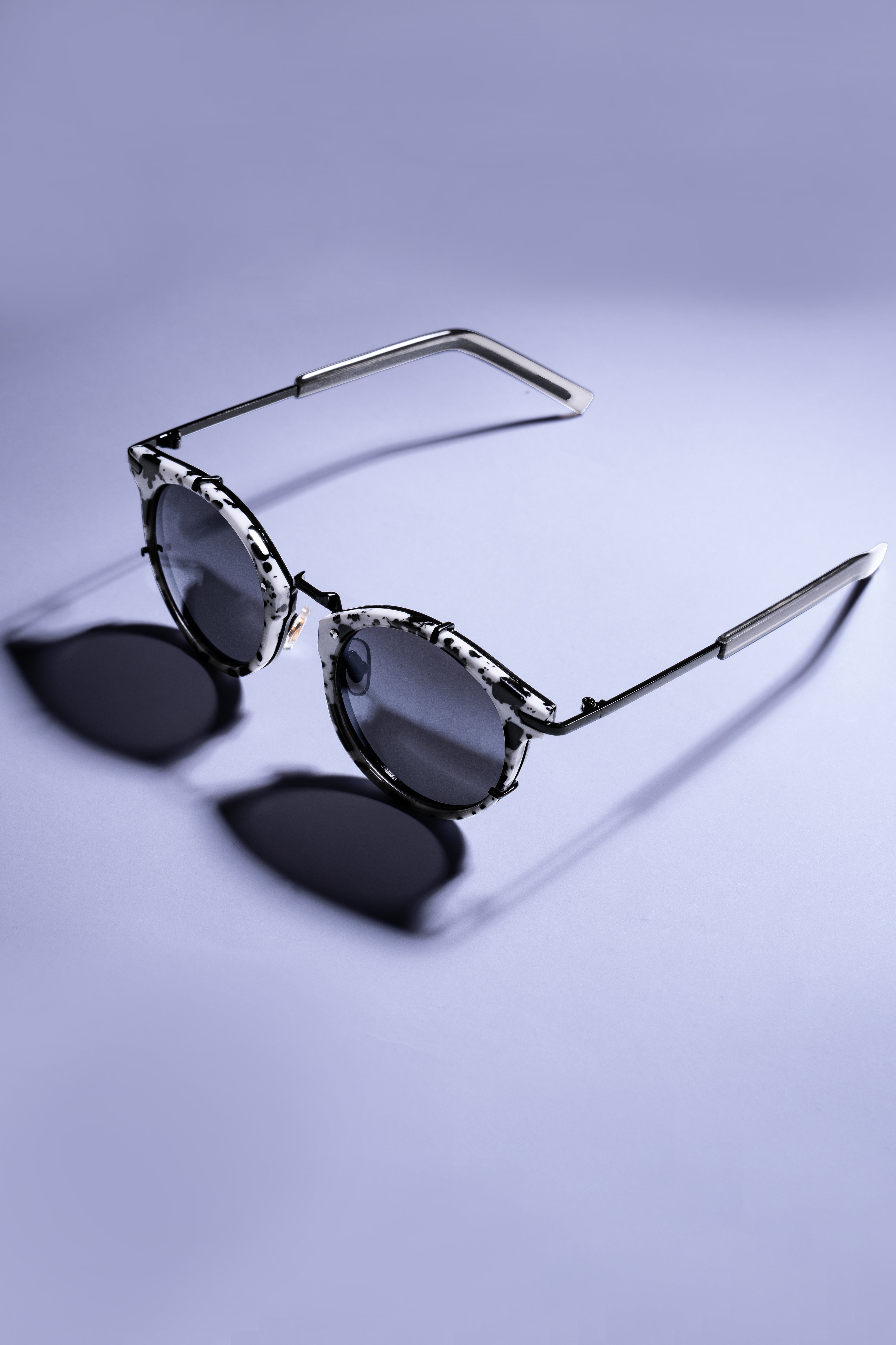 Jade Black French Crown Zebra Frame  Round Women’S Sunglasses